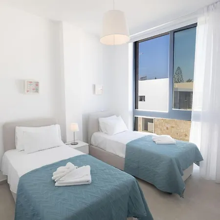 Willa Aqua Pearl Protaras