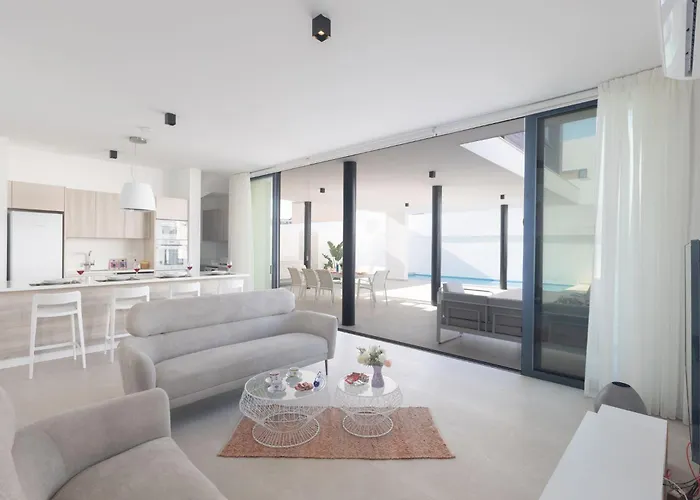 Aqua Pearl 普罗塔拉斯